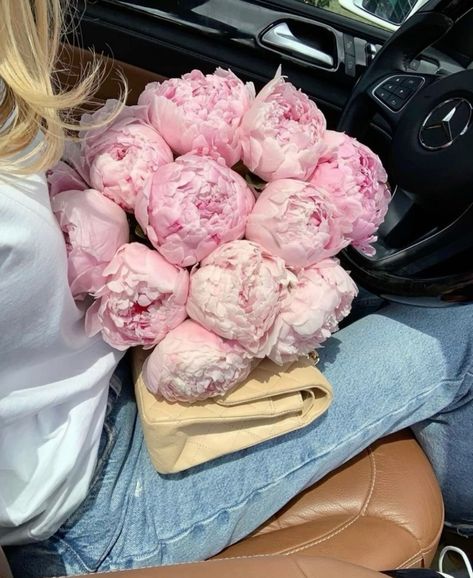 Mother’s Day Gift Guide: Skincare Essentials She’ll Love