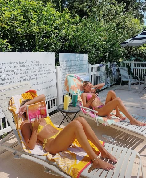 Spring Break Packing Guide: Must-Have Essentials for a Carefree Getaway 🌴☀️